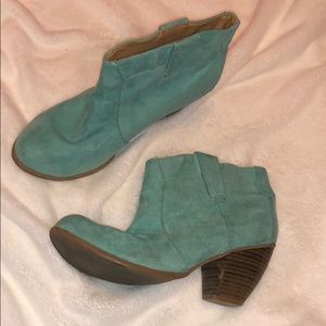 Turquoise Qupid Booties!